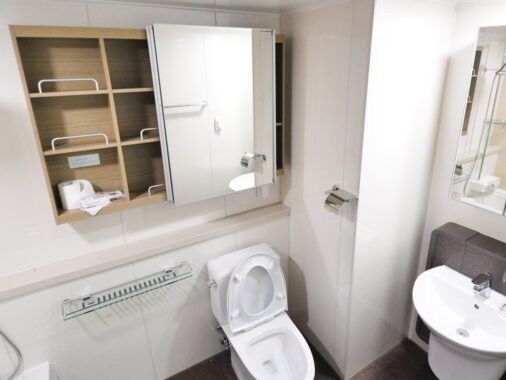 Photo by Pixabay: https://www.pexels.com/photo/bathroom-interior-interior-design-restroom-262005/